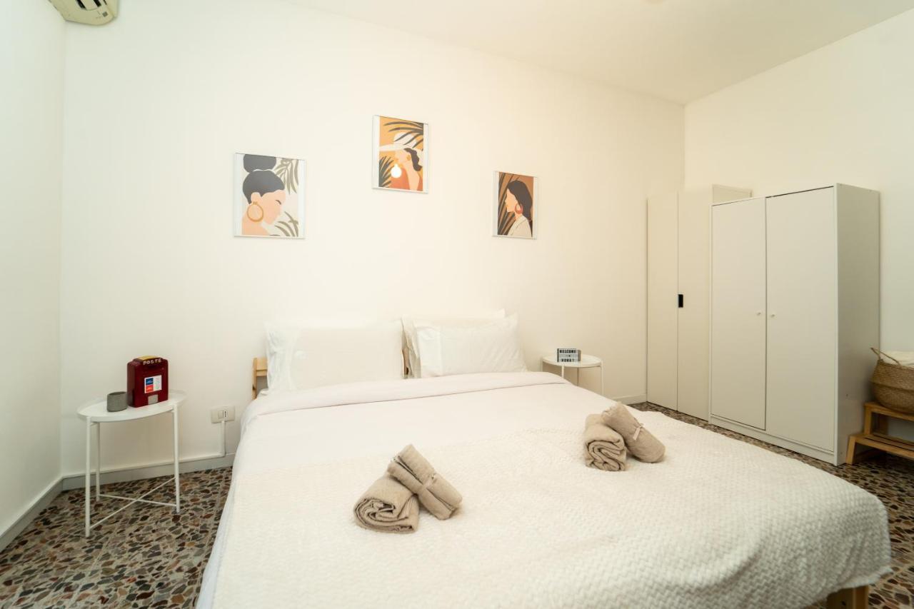 Trilocale Con Parcheggio Privato Apartamento Milán Exterior foto